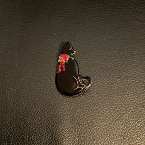 Vintage Gold Tone Black Enamel Cat Brooch signed Vero